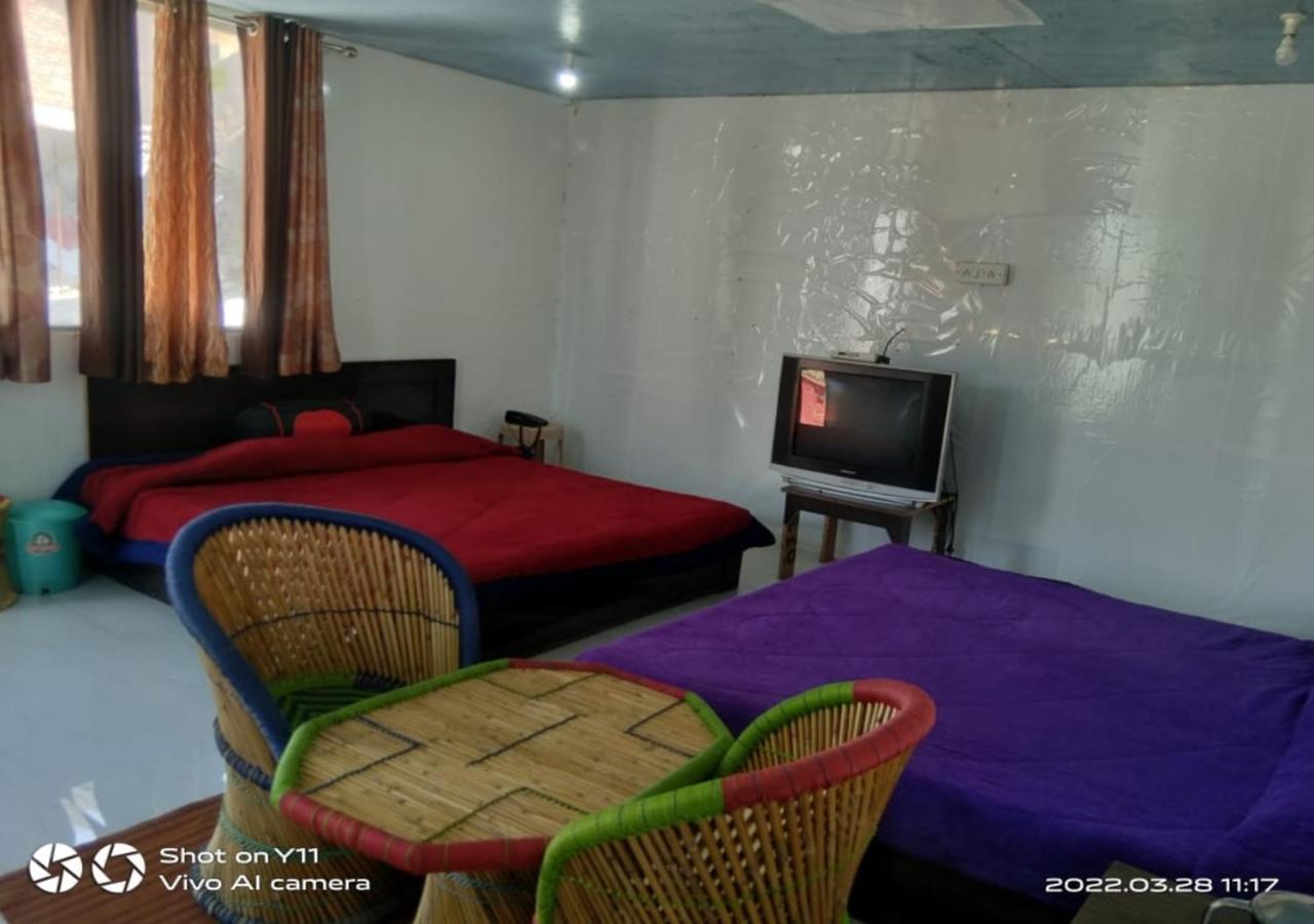 Silver Dew Resorts And Restaurant Dhanaulti Exterior foto